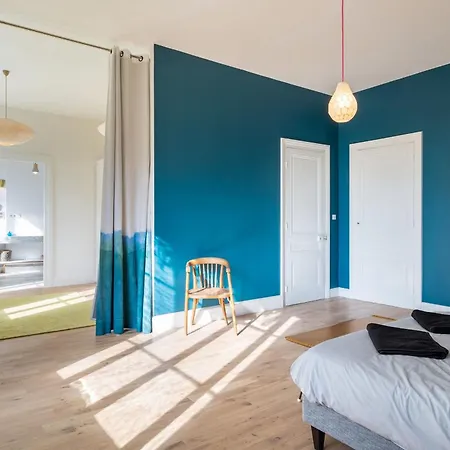 Particulier Vintage And And Design House With Pool
